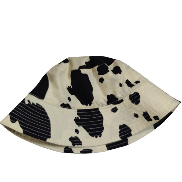 BAGGU Black and Cream Cow Print Bucket Hat - Picture 2 of 6